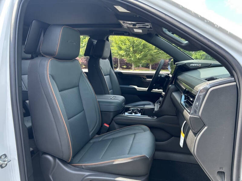 2025 GMC Yukon XL AT4