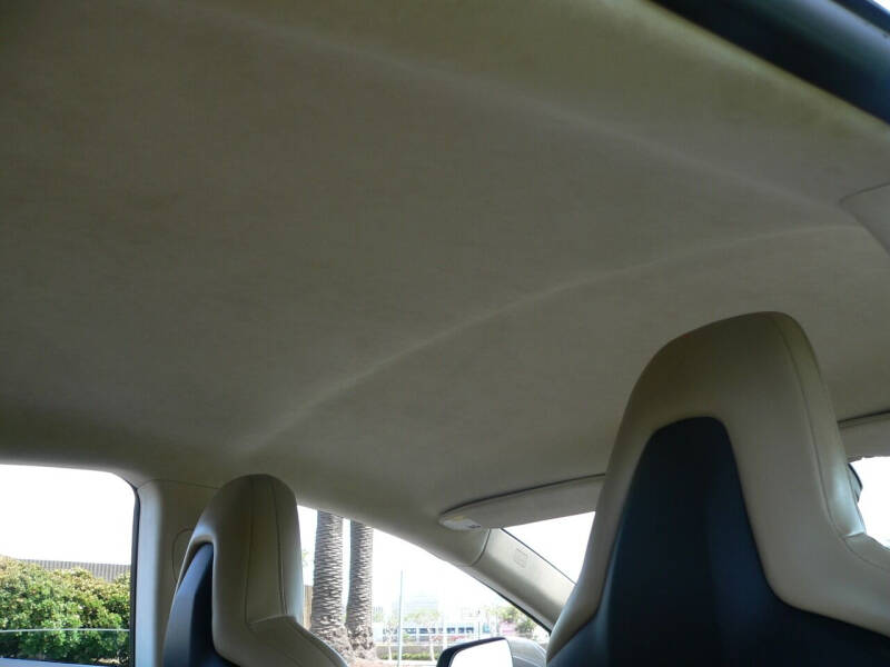 2015 Tesla Model S 70D