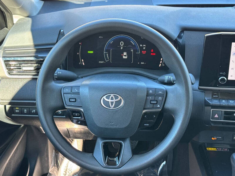 2025 Toyota Camry LE