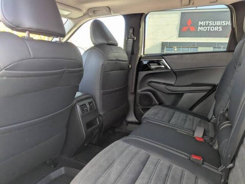 2025 Mitsubishi Outlander PHEV SE