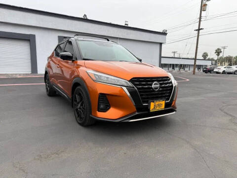 2021 Nissan Kicks SR