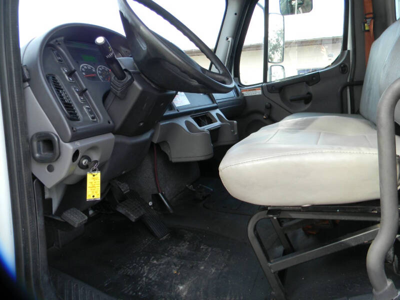 2016 Freightliner M2 106