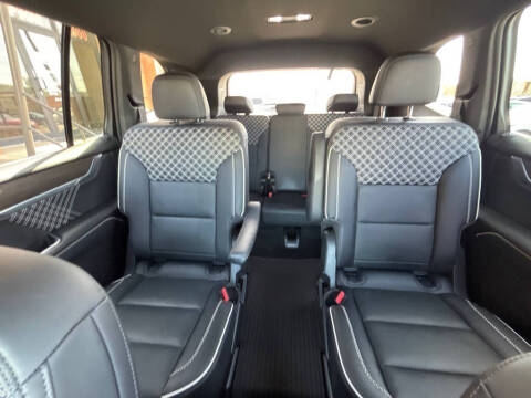 2025 GMC Acadia Denali