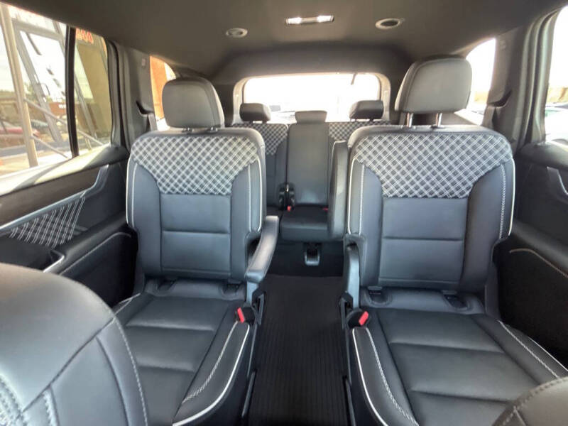 2025 GMC Acadia Denali