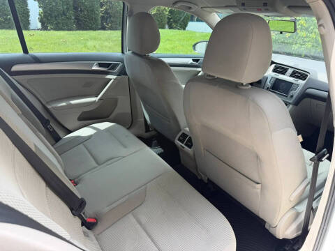 2017 Volkswagen Golf