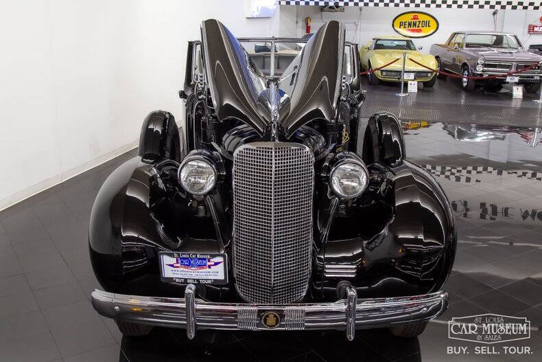 1937 Cadillac Series 85