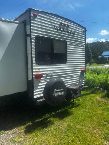 2017 Forest River 31 BKIS Wildwood