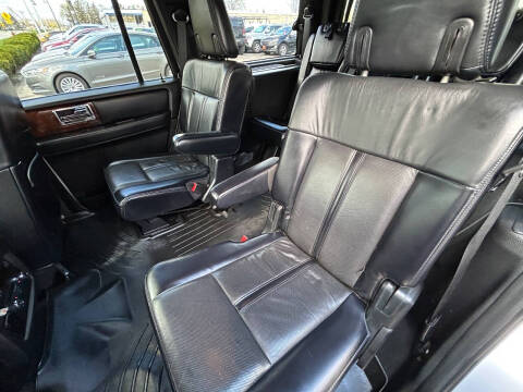 2017 Lincoln Navigator Select
