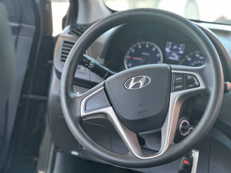 2017 Hyundai Accent SE