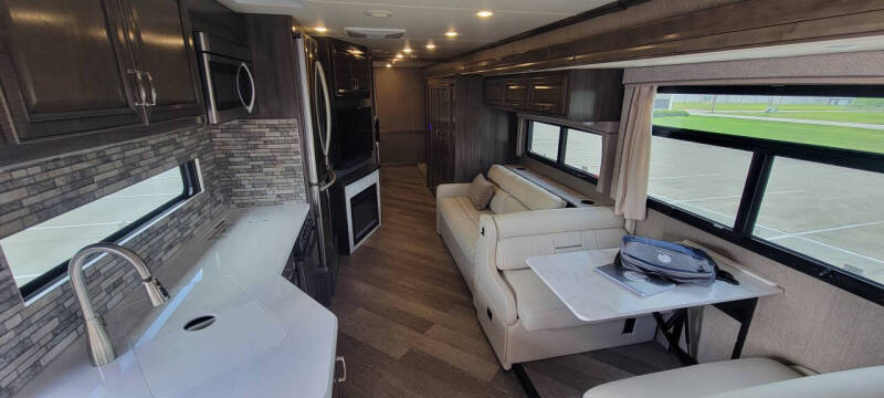 2021 Holiday Rambler Vacationer 36F