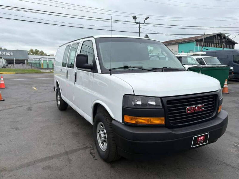 2022 GMC Savana 2500