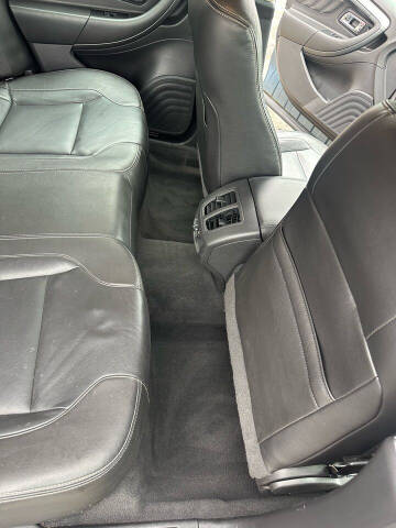 2010 Ford Taurus SEL