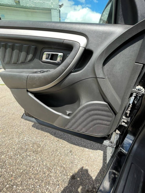 2016 Ford Taurus SEL