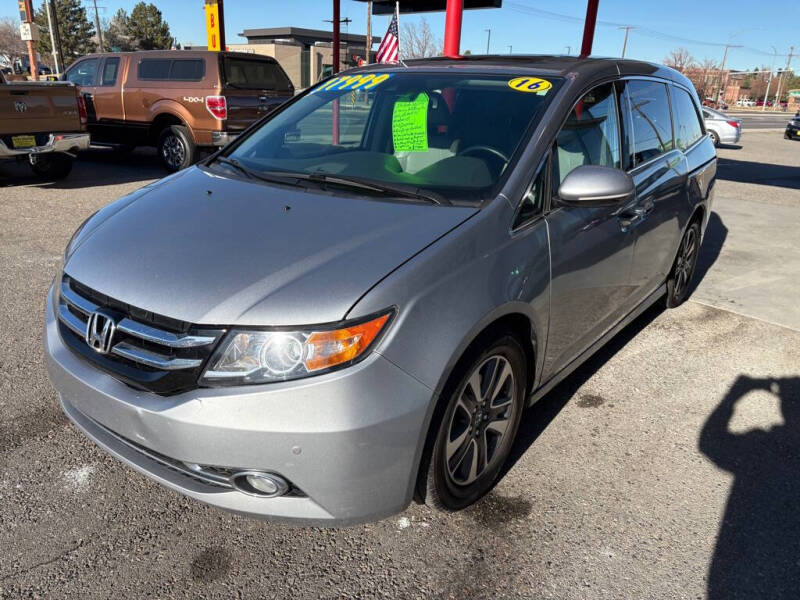 2016 Honda Odyssey Touring photo 3