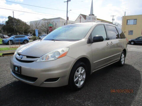 2006 Toyota Sienna for sale at ALPINE MOTORS in Milwaukie OR