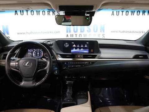 2019 Lexus ES 350