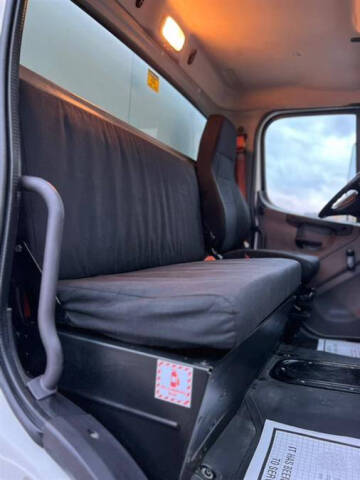 2020 Freightliner M2 106