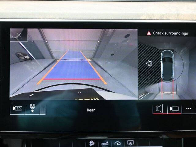 2019 Audi e-tron quattro Premium Plus