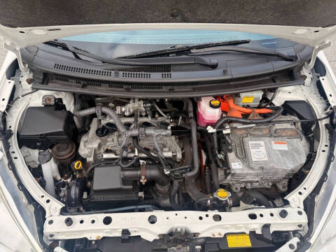 2013 Toyota Prius c Two