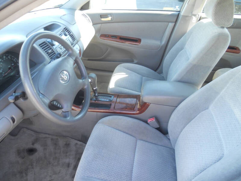 2002 Toyota Camry XLE photo 16