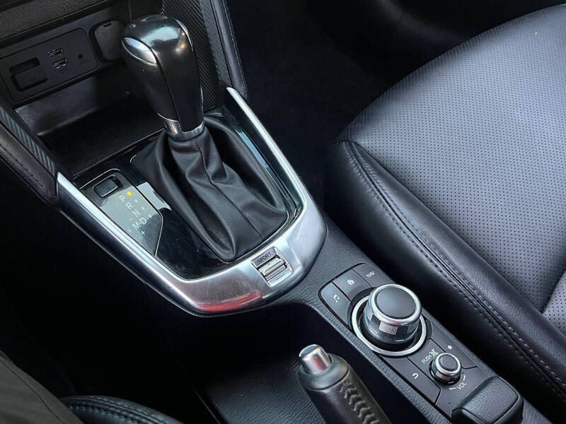 2019 Toyota Yaris XLE