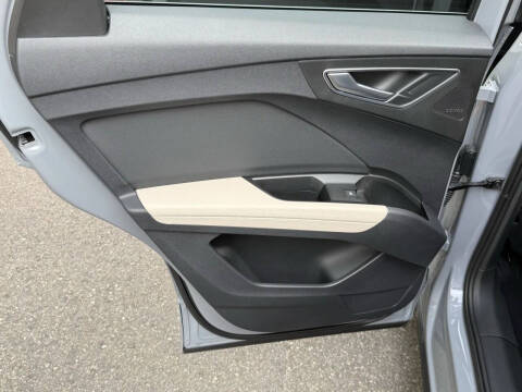 2024 Audi Q4 e-tron quattro Prestige 50