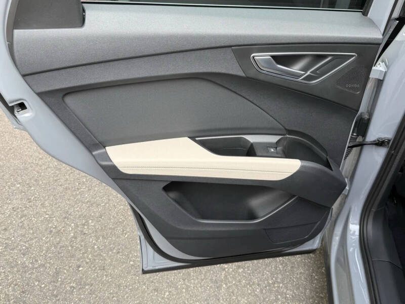 2024 Audi Q4 e-tron quattro Prestige 50