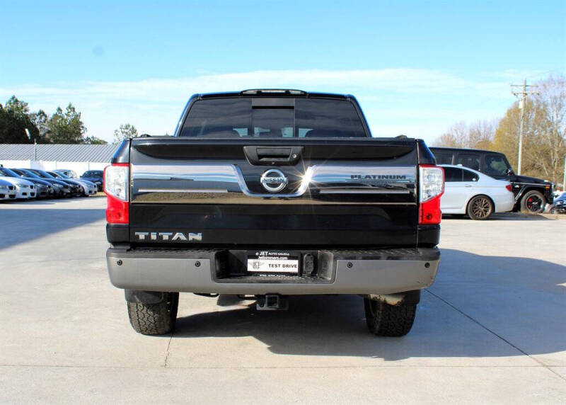 2017 Nissan Titan Platinum Reserve