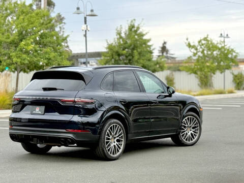 2022 Porsche Cayenne Platinum Edition