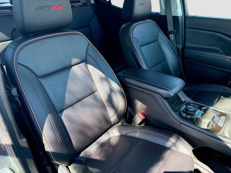 2022 GMC Acadia AT4