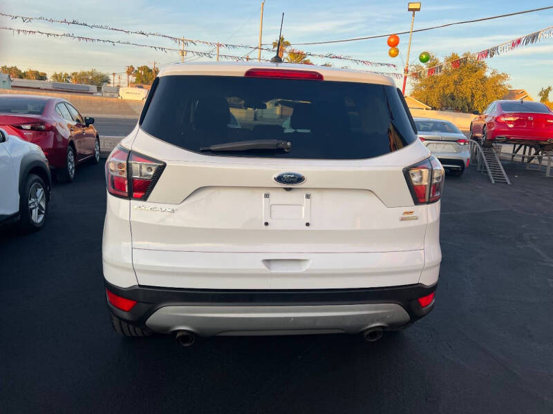 2017 Ford Escape SE photo 4