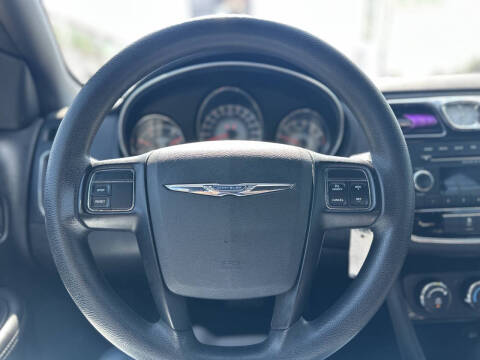 2013 Chrysler 200 LX