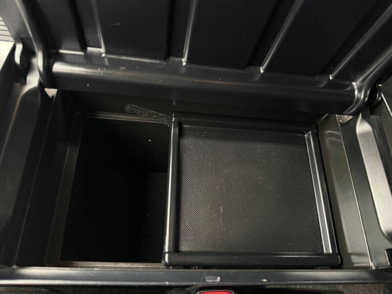 2017 Toyota Prius v Five