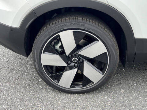 2026 Volvo EX40 Plus