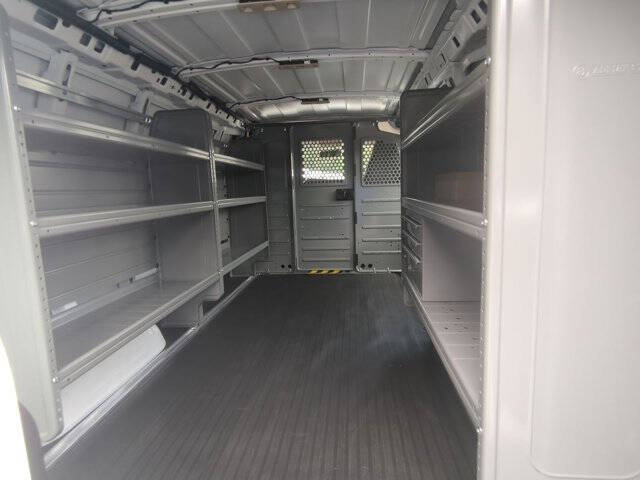 2025 Chevrolet Express 2500