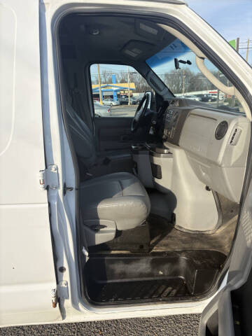 2013 Ford E-Series E-350 SD