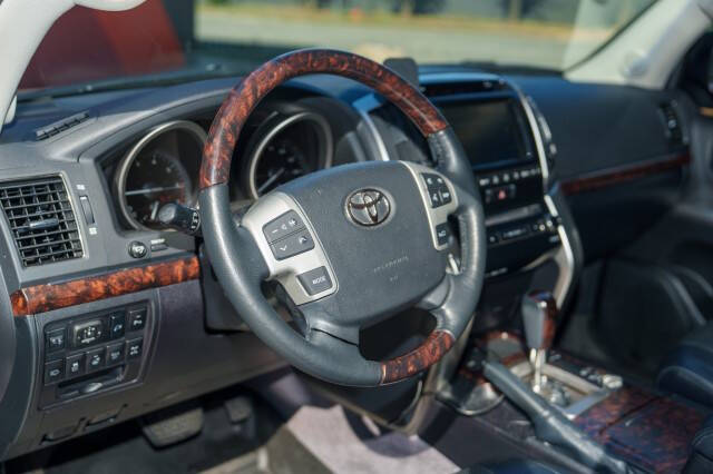 2013 Toyota Land Cruiser