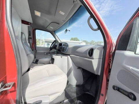 2002 Ford E-Series E-350 SD