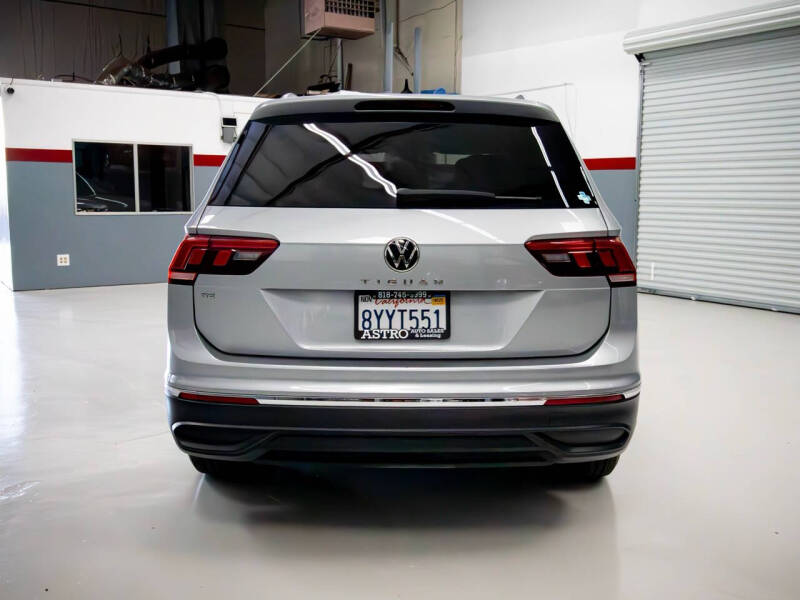 2022 Volkswagen Tiguan SE photo 8