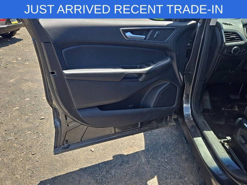 2020 Ford Edge SE