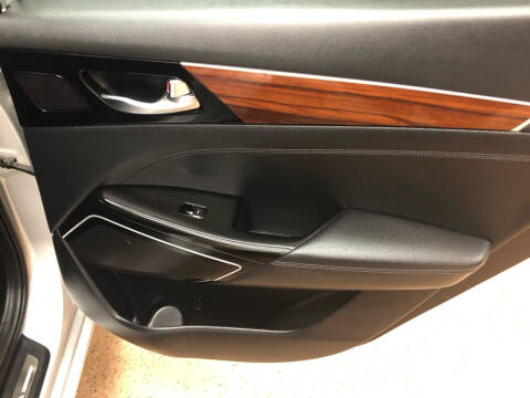 2017 Kia Cadenza Premium