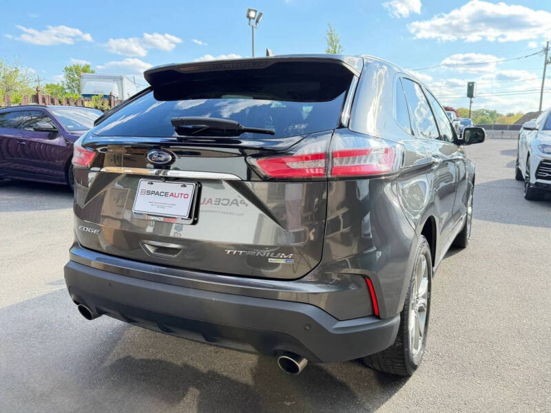 2019 Ford Edge Titanium