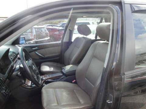 2005 BMW X5 3.0i