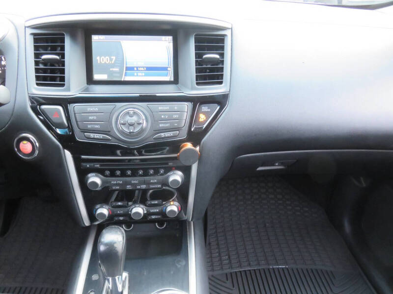 2013 Nissan Pathfinder SV