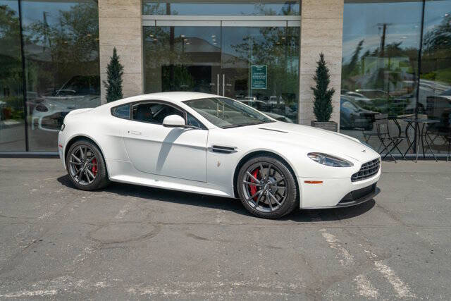 2015 Aston Martin V8 Vantage 45
