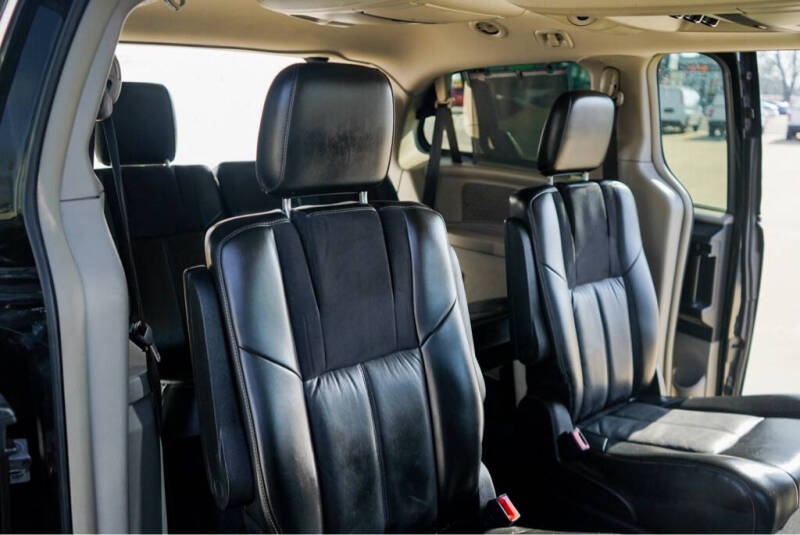 2013 Chrysler Town and Country Limited