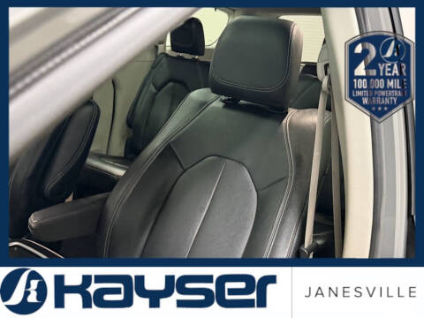 2022 Chrysler Pacifica Touring L