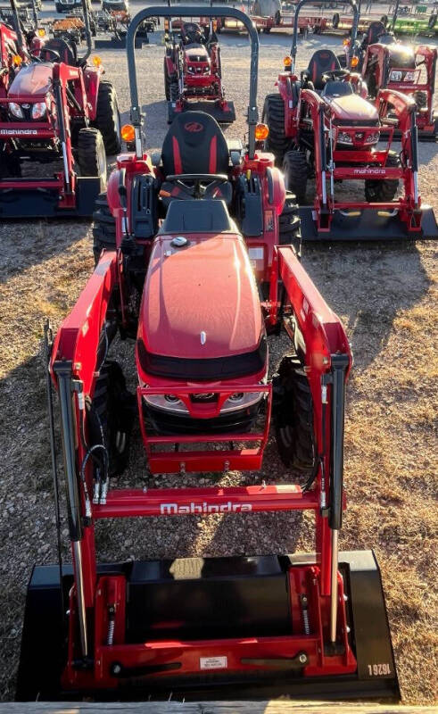 2025 Mahindra 1600 Series 1626 HST