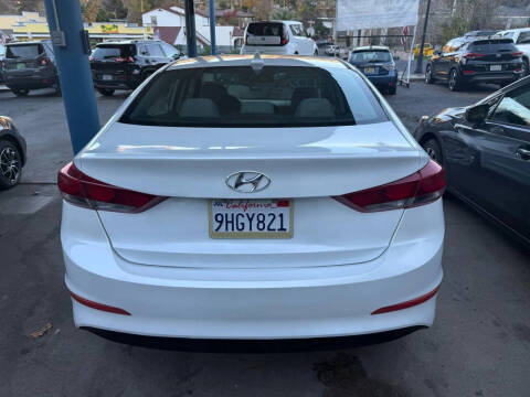 2017 Hyundai Elantra