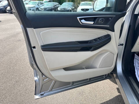 2021 Ford Edge Titanium